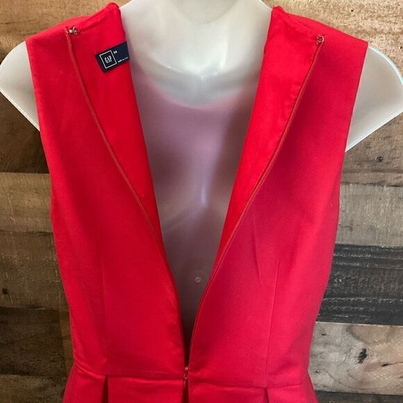 Gap Dress Fit and Flare Pleated Skirt Round Neck Red Sleeveless Zip Clasp Back 4 - Picture 9 of 10